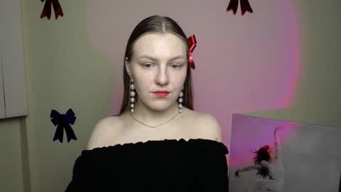 Snapshot of raspberry0101 chatting on February 10, 12:19 am raspberry0101 online show from February 10, 12:19 am