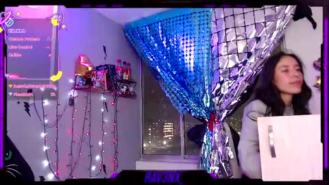   online show from March 10, 11:51 pm