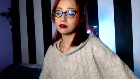 raven_lips online show from August 10, 4:28 am