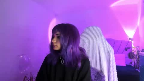 ravencollen online show from November 24, 7:45 pm