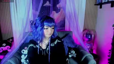 ravencollen online show from June 26, 1:33 am