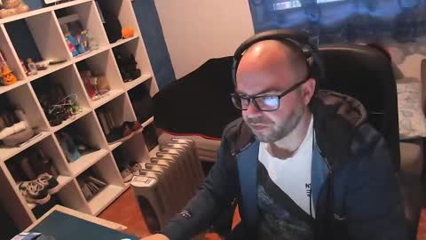 Snapshot of ravingr3d3 chatting on February 27, 9:07 am ravingr3d3 online show from February 27, 9:07 am