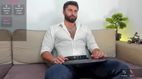 Adam online show from December 4, 3:33 pm