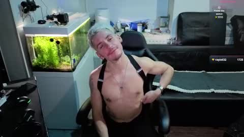 Rayzel online show from February 1, 12:08 am