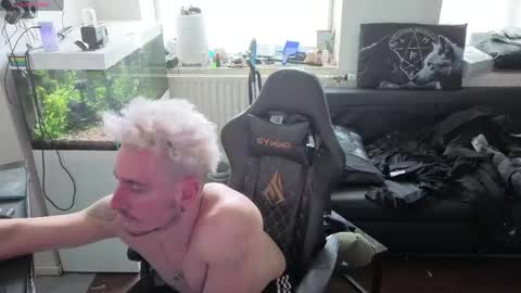 Rayzel online show from April 10, 11:48 am