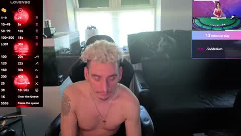Rayzel White online show from June 20, 4:02 pm