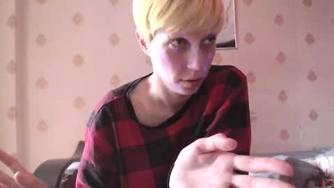 Snapshot of raziel_haze chatting on September 22, 6:06 am Yrriel Strife Candy-Demon Caveboy mr. Cringe online show from September 22, 6:06 am