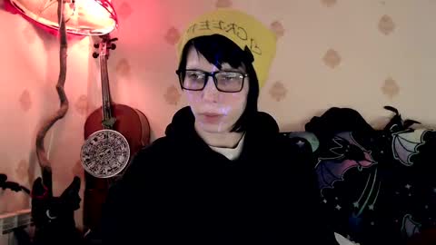 Snapshot of raziel_haze chatting on March 2, 9:53 am Yrriel Strife Candy-Demon Caveboy mr. Cringe online show from March 2, 9:53 am