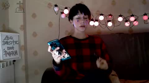 Snapshot of raziel_haze chatting on October 19, 3:38 pm Yrriel Strife Candy-Demon Caveboy mr. Cringe online show from October 19, 3:38 pm