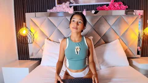 DONCELLA online show from March 9, 12:10 pm