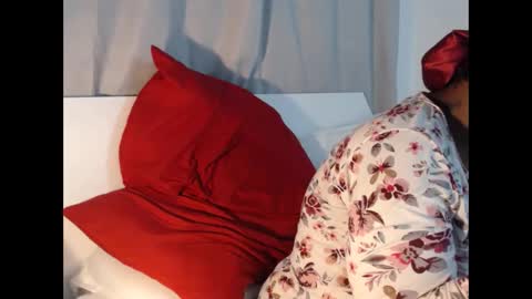 Snapshot of realsweetheart chatting on October 20, 6:35 pm REAL1SWEETHEART online show from October 20, 6:35 pm