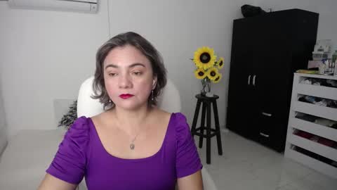 Snapshot of rebeca_milf chatting on March 7, 12:01 pm REBECA online show from March 7, 12:01 pm
