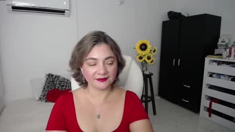 Snapshot of rebeca_milf chatting on March 6, 11:58 am REBECA online show from March 6, 11:58 am