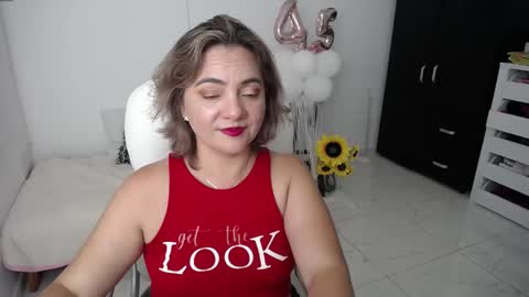 Snapshot of rebeca_milf chatting on January 27, 2:10 am REBECA online show from January 27, 2:10 am