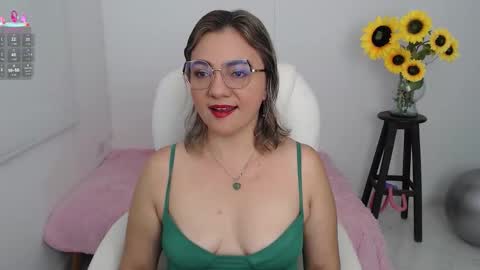Snapshot of rebeca_milf chatting on September 19, 1:04 pm REBECA online show from September 19, 1:04 pm