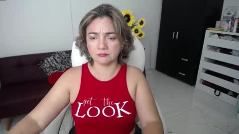Snapshot of rebeca_milf chatting on February 23, 4:46 pm REBECA online show from February 23, 4:46 pm