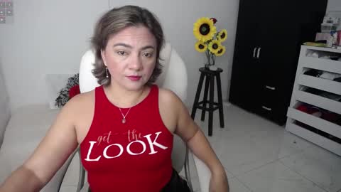 Snapshot of rebeca_milf chatting on March 9, 11:47 am REBECA online show from March 9, 11:47 am