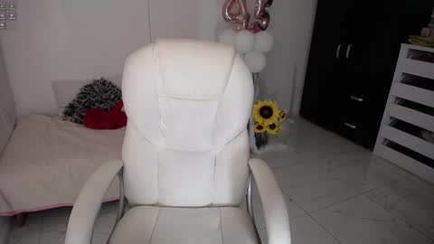 Snapshot of rebeca_milf chatting on January 31, 1:43 am REBECA online show from January 31, 1:43 am
