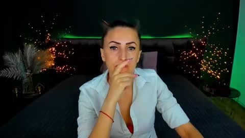 Snapshot of rebecca_diamonds chatting on September 15, 5:42 am rebecca_diamonds online show from September 15, 5:42 am