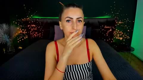 Snapshot of rebecca_diamonds chatting on September 22, 5:33 am rebecca_diamonds online show from September 22, 5:33 am