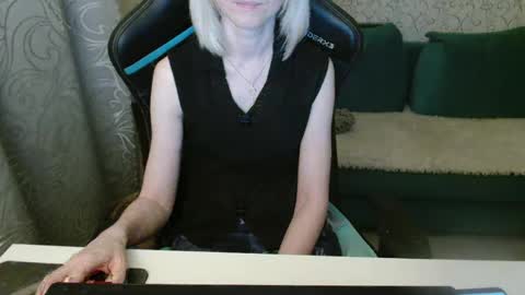 RebesaOlset online show from February 12, 5:05 pm