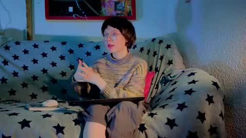 Lara online show from October 19, 6:12 pm