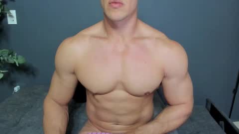 twitter REECET26 instagram RECCETAYLOR online show from February 15, 11:03 pm