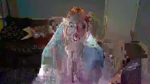 Red -  online show from November 30, 4:03 pm