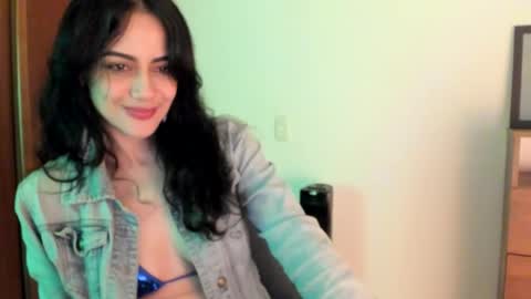 red_flower203 online show from February 24, 11:41 pm