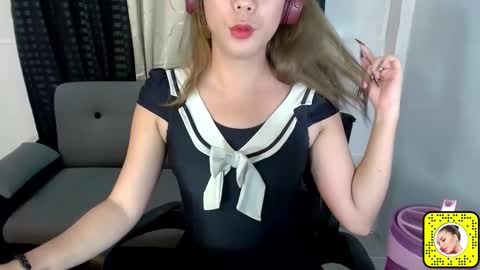 Snapshot of red_kitsune69 chatting on March 12, 10:05 am red_kitsune69 online show from March 12, 10:05 am