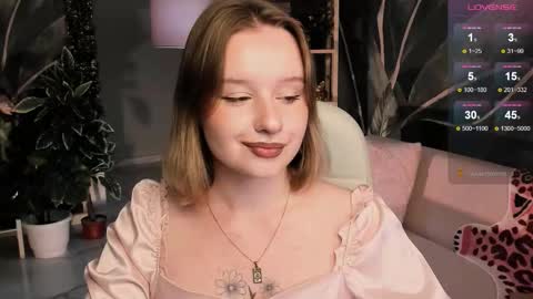 Snapshot of red_queeen chatting on September 27, 5:43 pm QUEEN OF EVIL online show from September 27, 5:43 pm