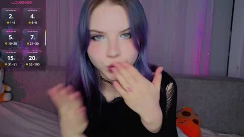 Mia online show from September 15, 2:40 pm