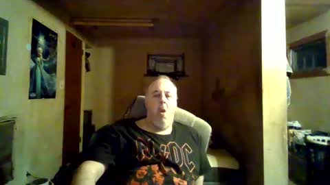 Snapshot of reddragon1195 chatting on December 2, 10:40 pm reddragon1195 online show from December 2, 10:40 pm