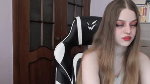 Lily online show from October 2, 3:38 am