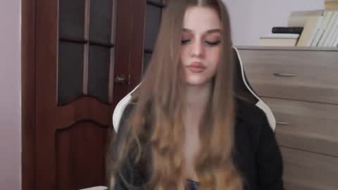 Lily online show from February 3, 2:53 am