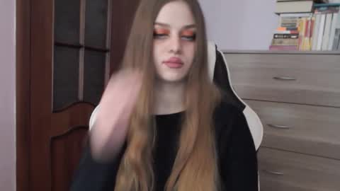 Lily online show from September 24, 2:18 am