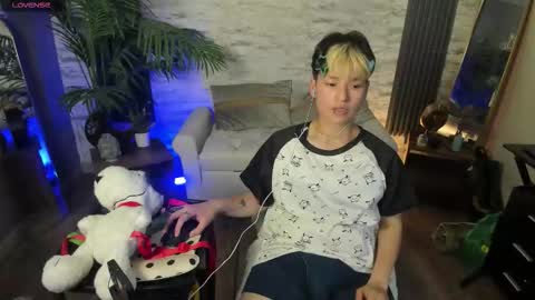 redhood_1_ online show from March 25, 4:41 am