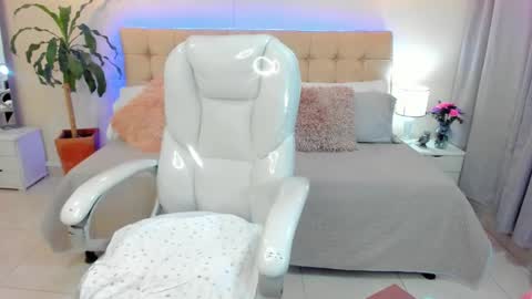 Lupe online show from January 10, 1:42 am