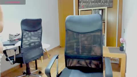 Snapshot of redskyxxx_ chatting on March 3, 4:26 pm Sofia online show from March 3, 4:26 pm