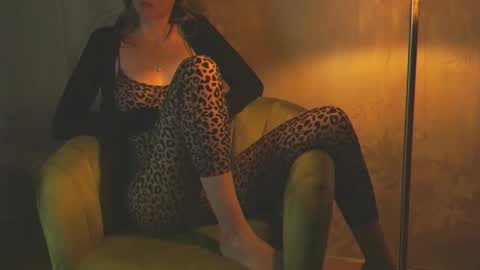 Red online show from September 14, 7:48 pm