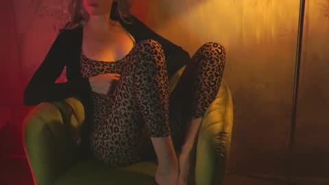 Red online show from September 20, 8:01 pm