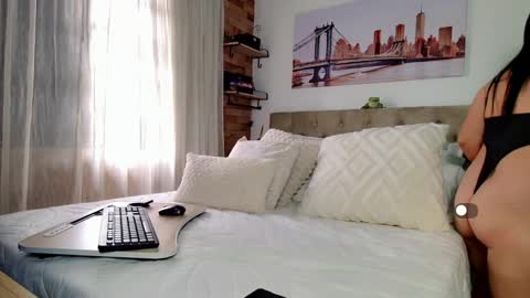 Snapshot of reese_yanella chatting on March 2, 3:05 pm Yanella online show from March 2, 3:05 pm