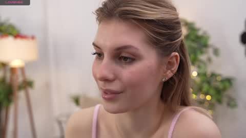 JessyinCherri yang online show from February 15, 10:22 am