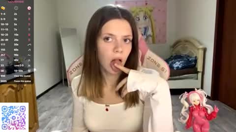 Lucy online show from September 28, 3:32 pm