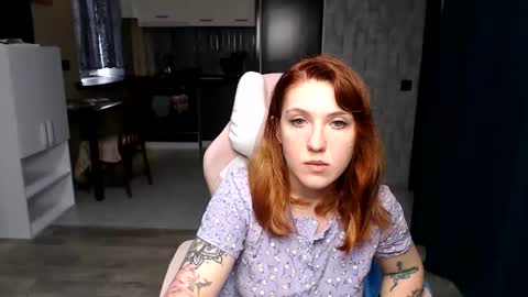 Snapshot of reginasmilee chatting on October 7, 10:00 am Regina online show from October 7, 10:00 am
