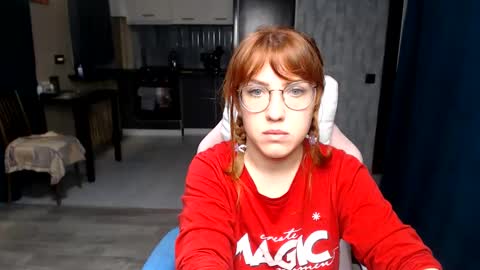 Snapshot of reginasmilee chatting on October 13, 12:01 am Regina online show from October 13, 12:01 am