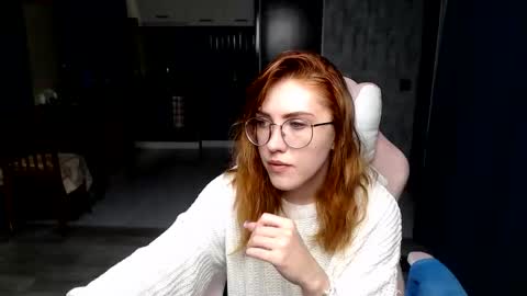 Snapshot of reginasmilee chatting on October 18, 3:22 am Regina online show from October 18, 3:22 am