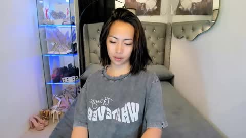 reighnempress online show from February 18, 1:05 am