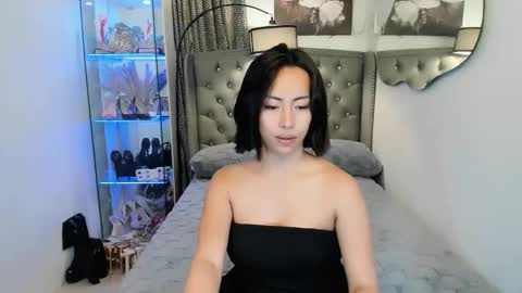 reighnempress online show from December 16, 4:08 am