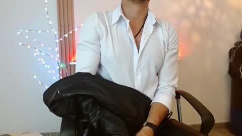   REIKO  online show from January 9, 5:51 pm